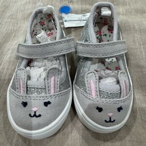 NWT. Carters Bunny Shoes. Size 4.
